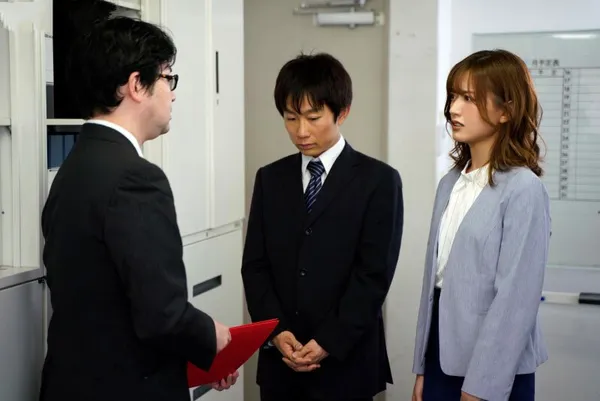 sex tho bao Nghi ngờ vợ yêu địt trộm với thực tập sinh, Chồng yêu lắp camera và cái kết bất ngờ